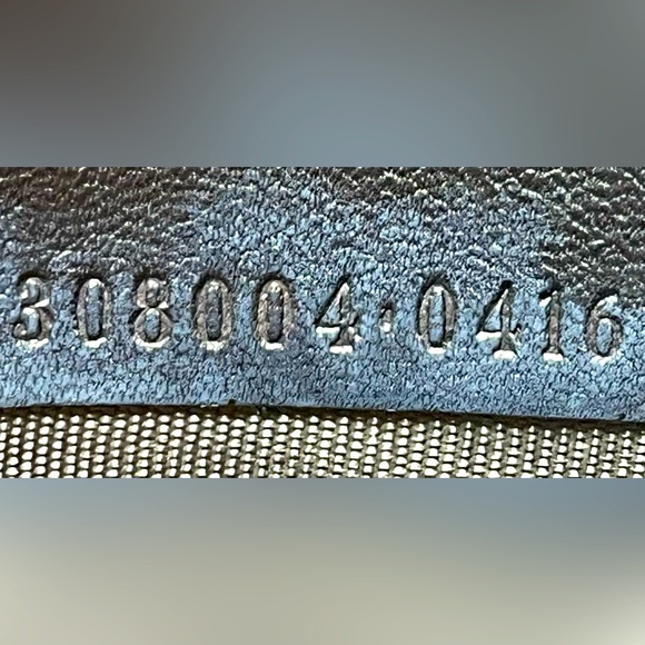 Gucci Soho Patent Leather Zippy Wallet - Picture 11 of 15